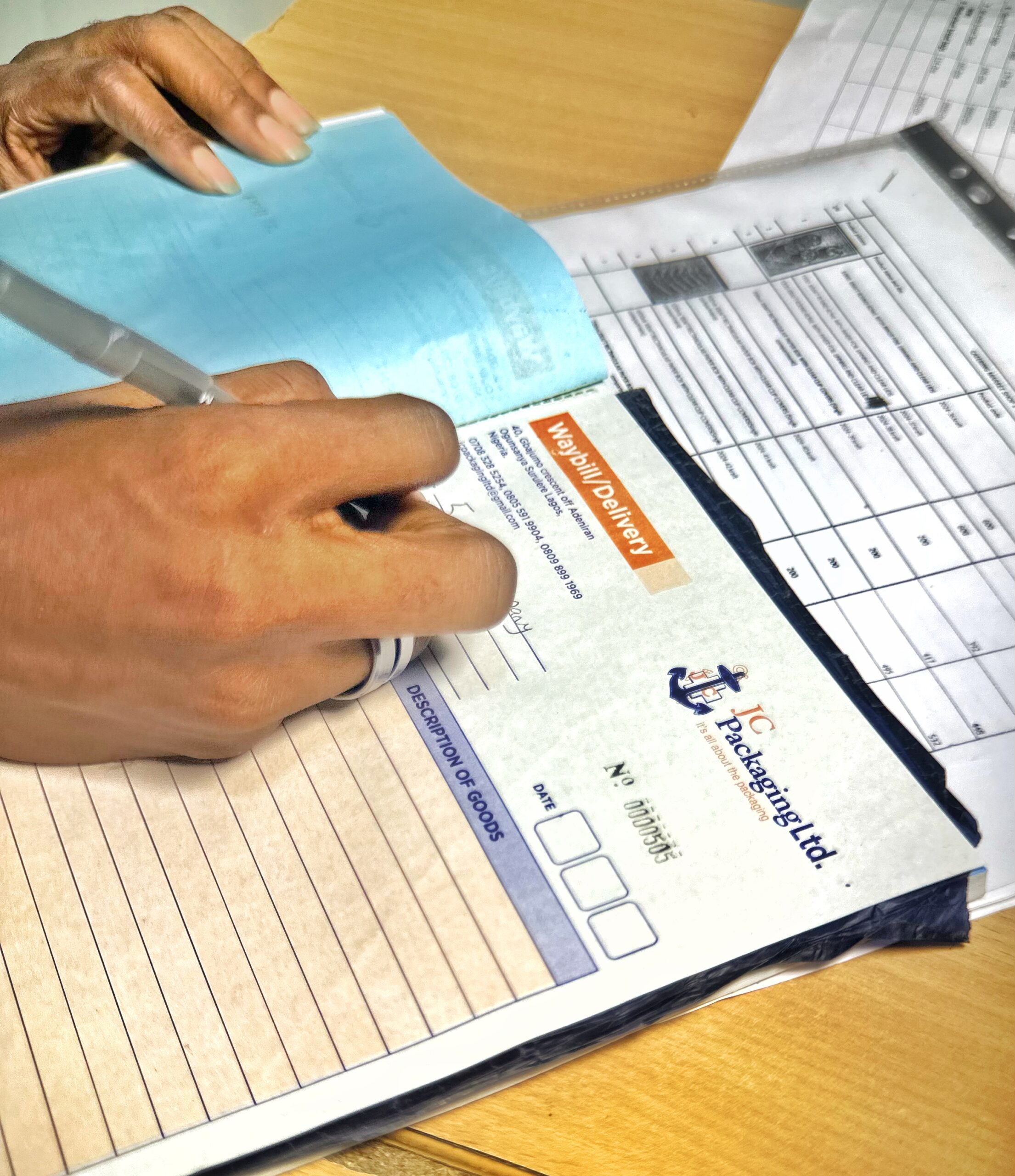 LOGISTICS & FULLFILMENT SUPPORT